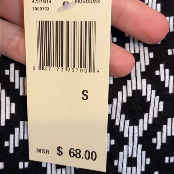 *free with purchase*  Max Studio black and white midi skirt - Picture 3 of 4